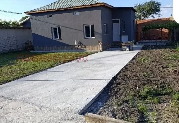 Къща във Волуяк